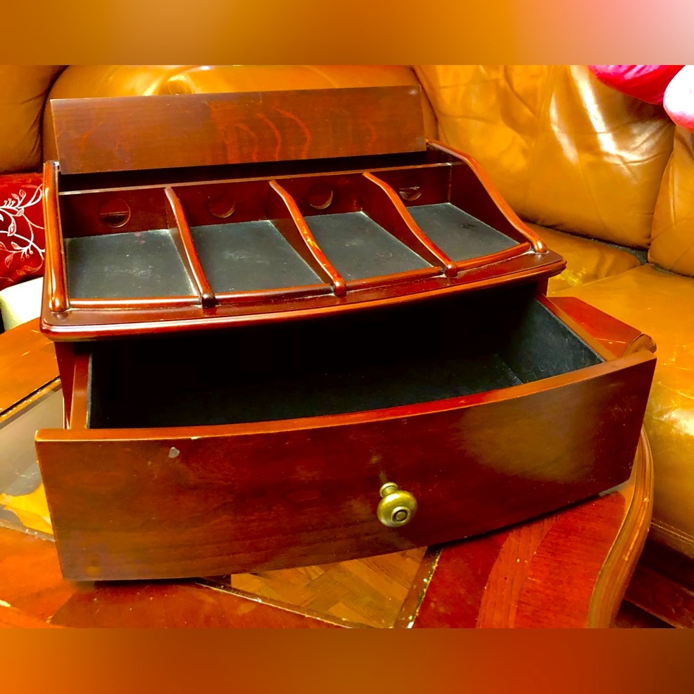 Charging station by the brand BOMBAY solid wood lovely item.